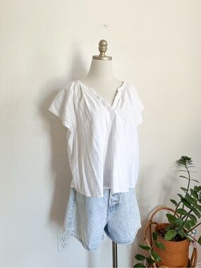 Universal Thread White Linen peasant style blouse